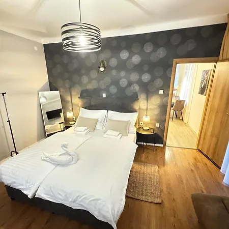Apartment Four Seasons